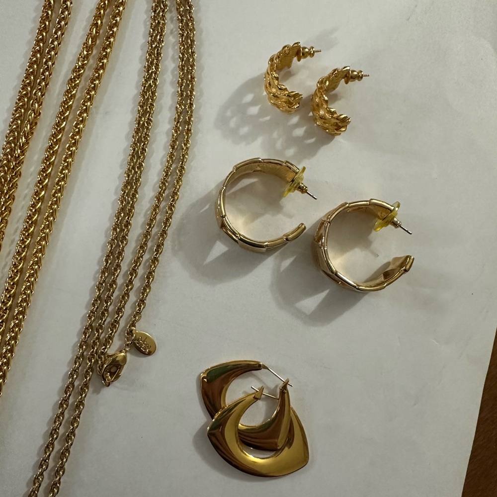 Joan Rivers Gold and Green Necklace Set with 3 pair of gold tone earring sets - Picture 6 of 6